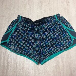 Under Armour running shorts gym hear gear 3" lined shorts